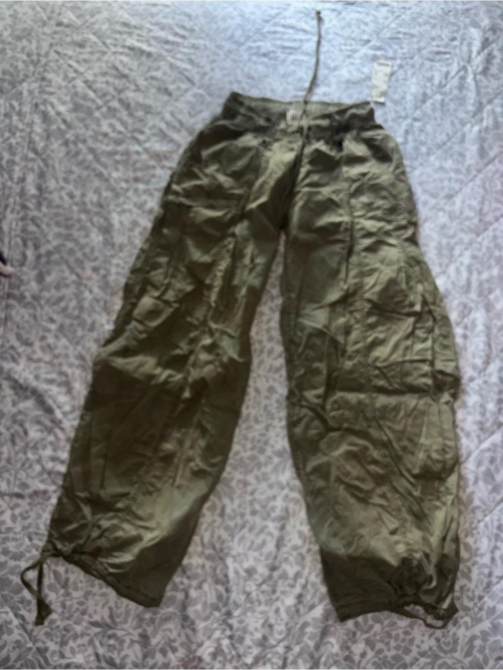 Urban Outfitters Olive Green Mid-Rise Cargo Balloon Pants